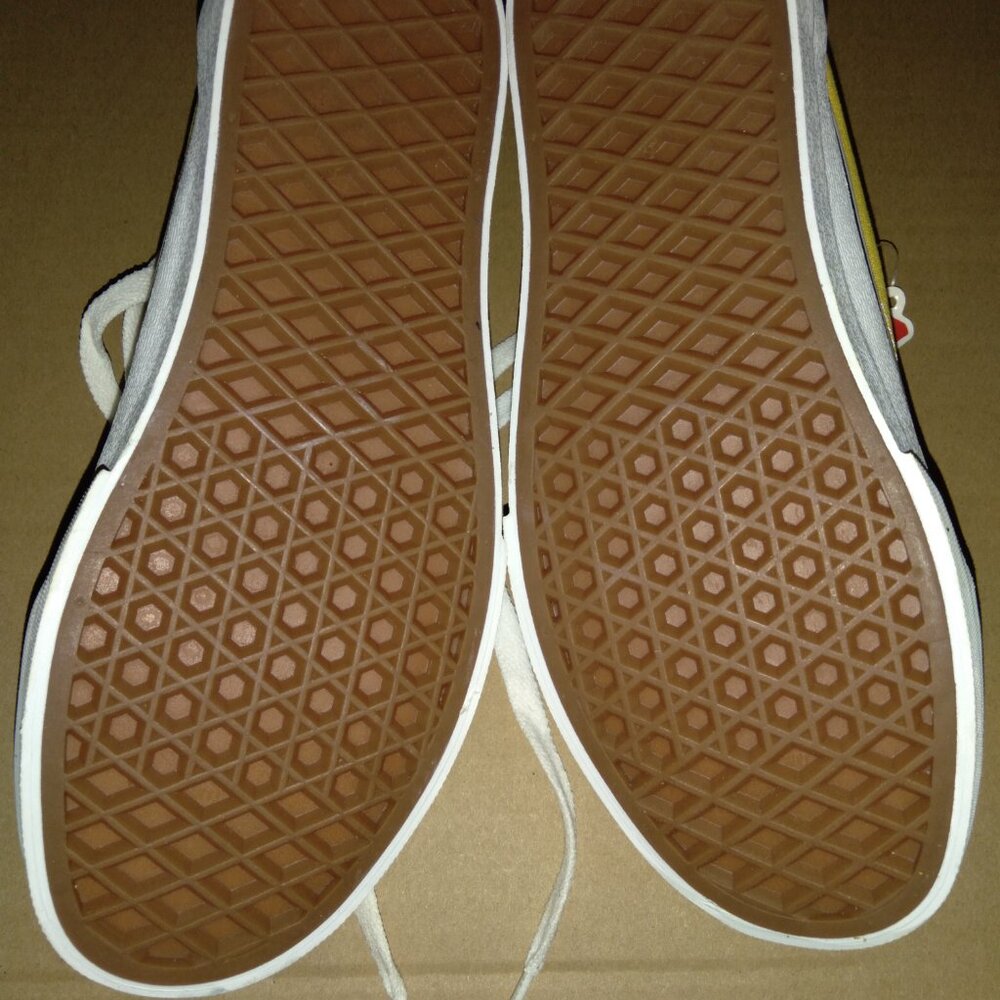 Mens Van's size 4 - Picture 7 of 9